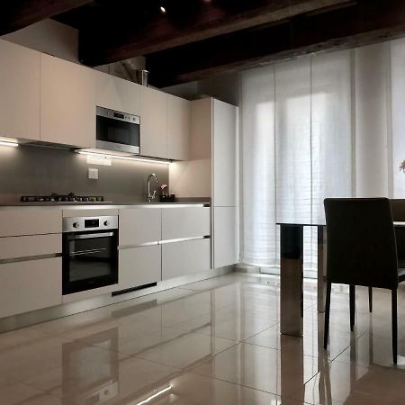 Moderno Affaccio Su Via Mazzini Apartman Ferrara Kültér fotó