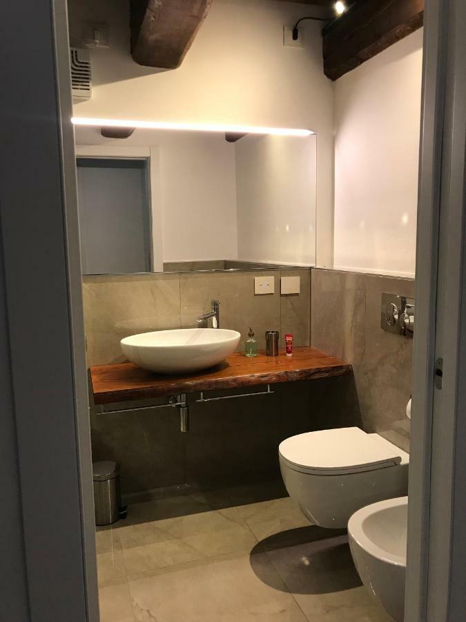 Moderno Affaccio Su Via Mazzini Apartman Ferrara Kültér fotó