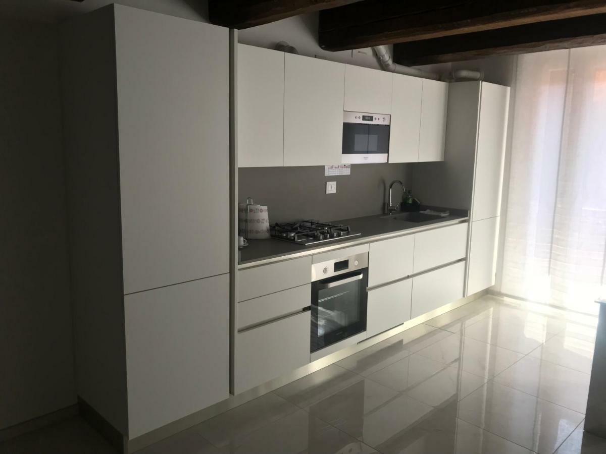 Moderno Affaccio Su Via Mazzini Apartman Ferrara Kültér fotó