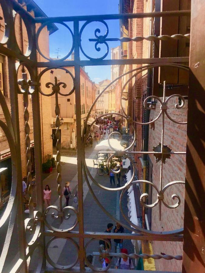 Moderno Affaccio Su Via Mazzini Apartman Ferrara Kültér fotó