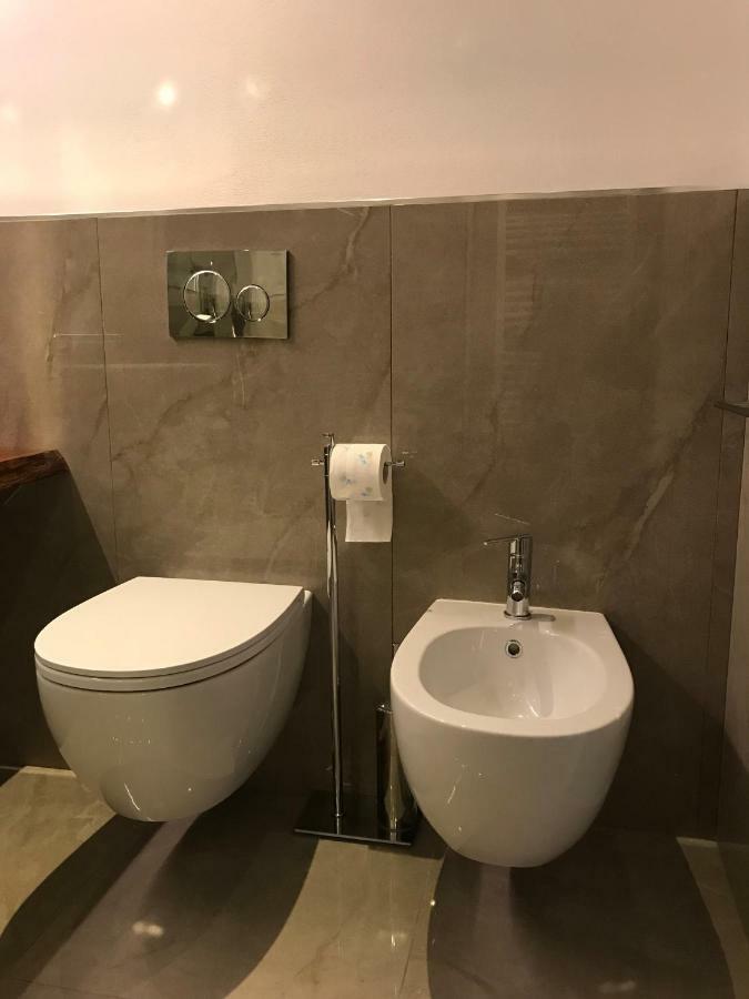 Moderno Affaccio Su Via Mazzini Apartman Ferrara Kültér fotó
