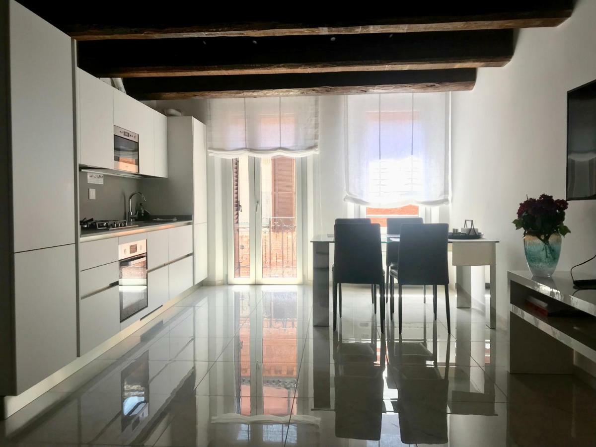 Moderno Affaccio Su Via Mazzini Apartman Ferrara Kültér fotó