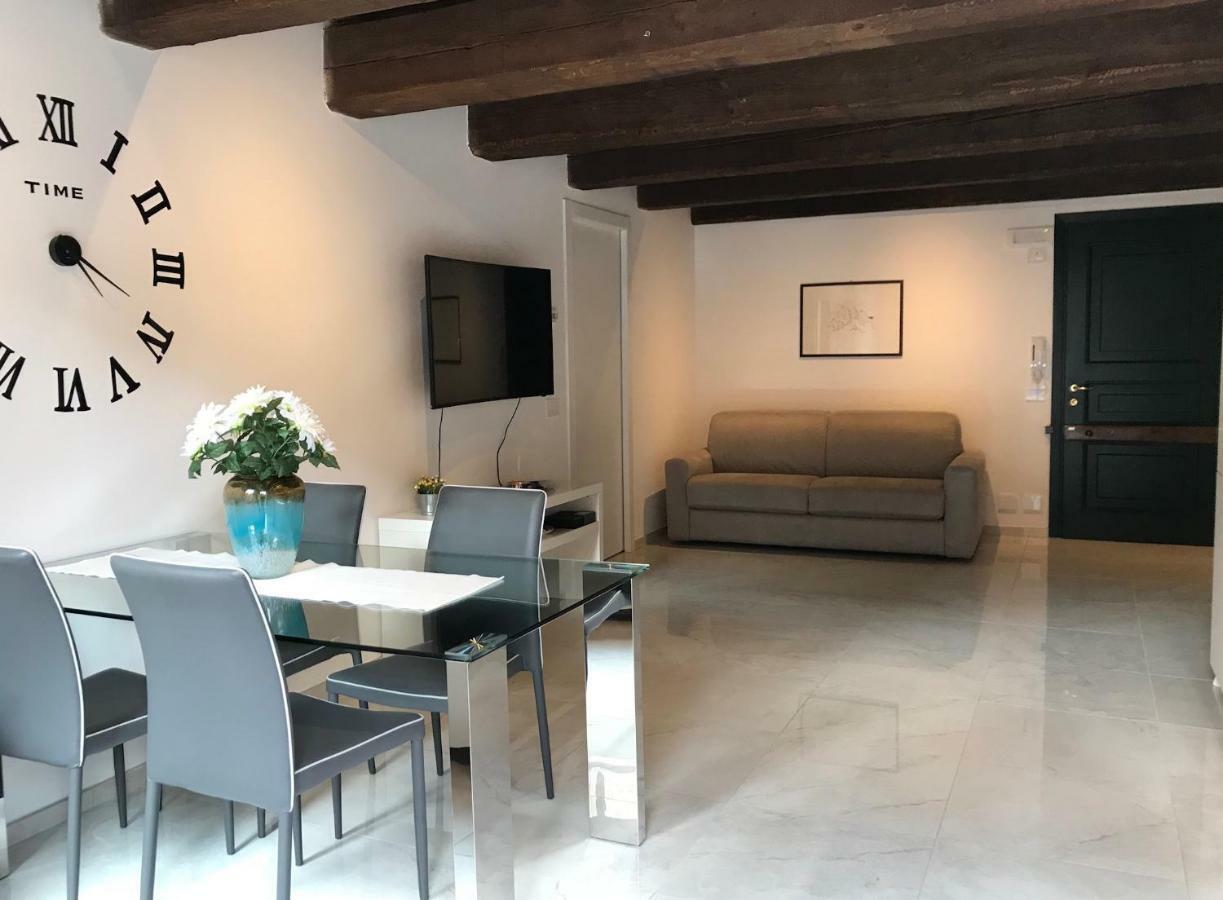 Moderno Affaccio Su Via Mazzini Apartman Ferrara Kültér fotó